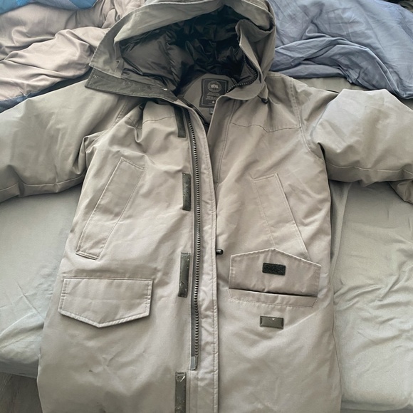 Canada Goose Parka Jackets - Level 4 and Level 5 - Picture 7 of 15